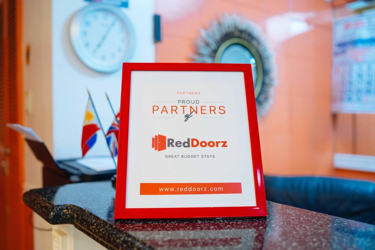 Reddoorz @ Fields Avenue Angeles City Kültér fotó